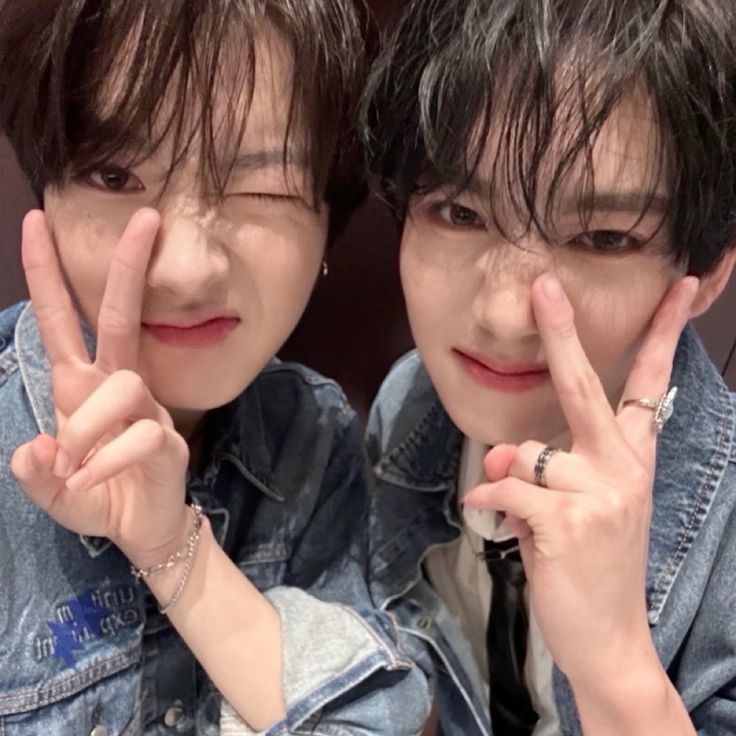 kyungminverse's tweet photo. that time when Ś@ķúÿǎ (left) and Ÿůj!ň (right) had a collab stage, they went to the bathroom every 2-3 hours to jerk off. it was Ś@ķúÿǎ's first time masturbating with other people outside his group, and Ÿůj!ň was able to teach him a few things he learnt from the other members https://t.co/9ljPWFrPZt