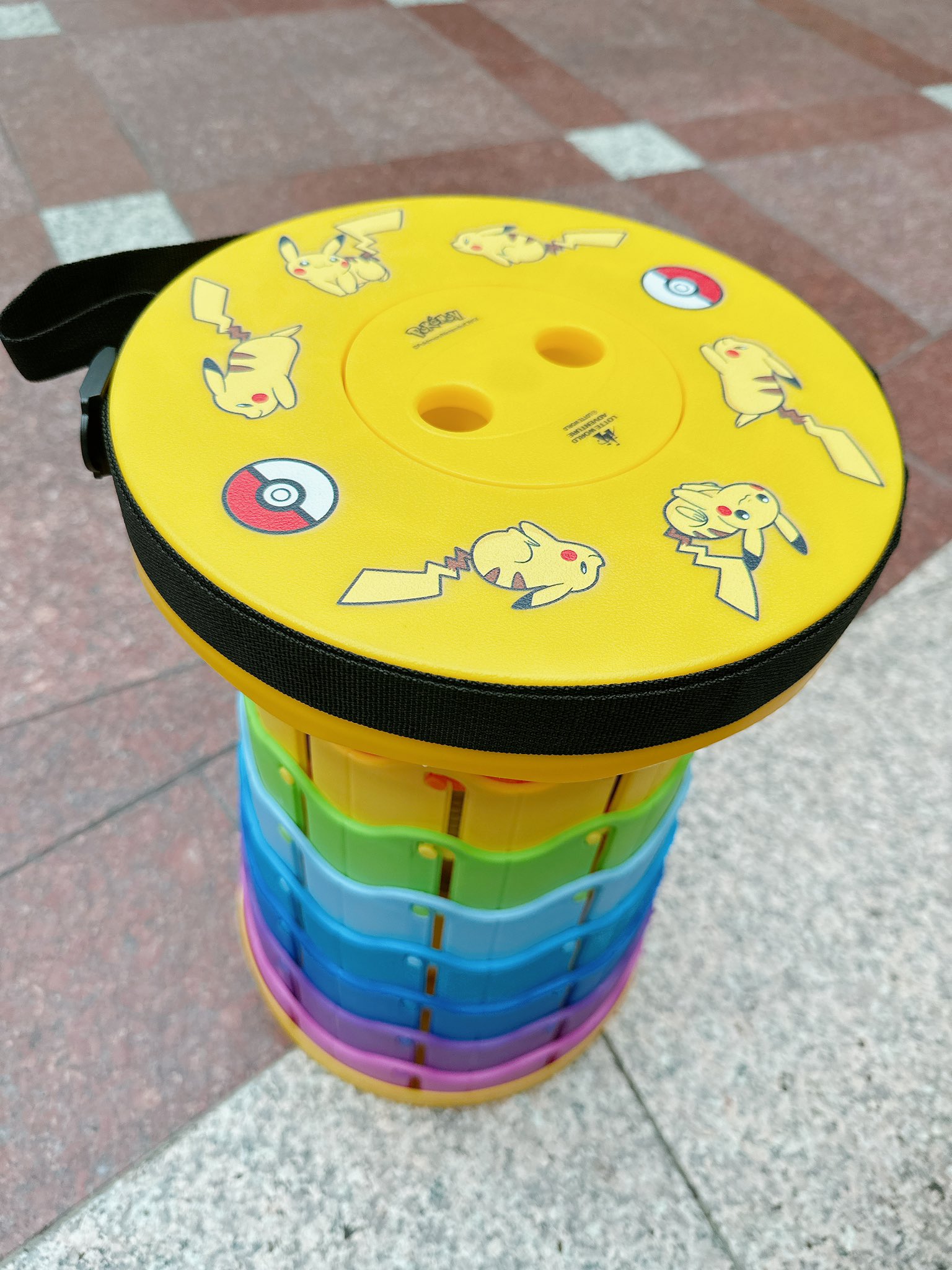 ポケモン　ピカチュウ　折り畳み椅子　ロッテワールド限定　コンパクト畳み可能 ポケモン ピカチュウ 折り畳み椅子 ロッテワールド限定