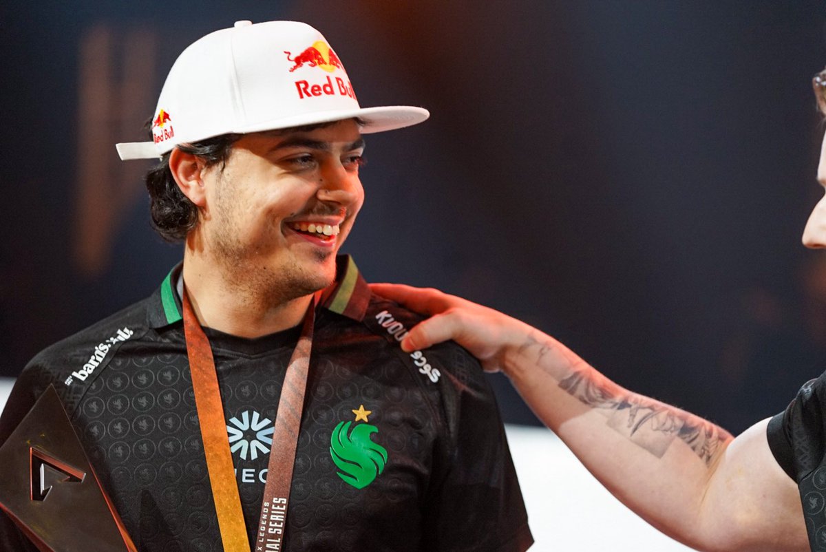 ArcadiaSkyTV's tweet image. Your ALGS Open Champions 💚🖤
@TeamFalconsGG #ALGSOpen 

@Wxltzy | @Zer0OCE | @ImperialHal | @DraugrAU