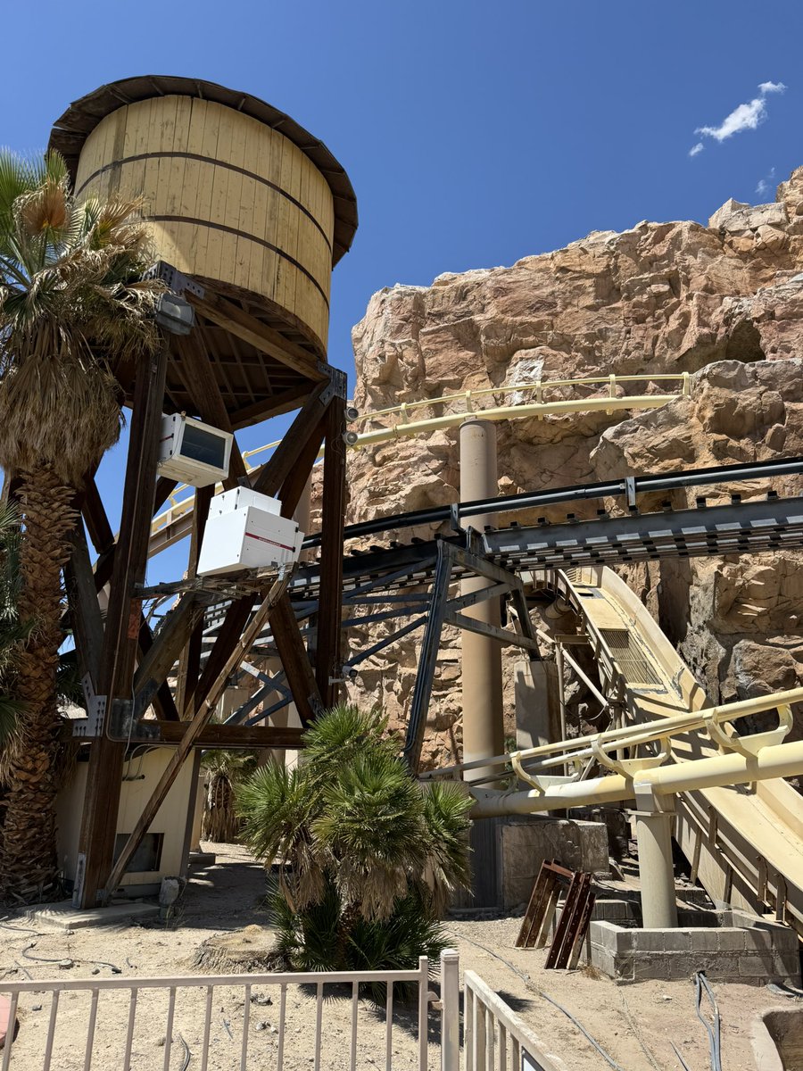 Gregathy_G3's tweet photo. Desperado’s final helix and log flume going in and around the mountain. I hope one day @BuffaloBillsNV will reopen these amazing rides. The drop on the log flume was so much fun. @ridewithacepsw @ridewithacepsw #logflume #rollercoaster #stateline #desertlife https://t.co/RuNyCxmmM1