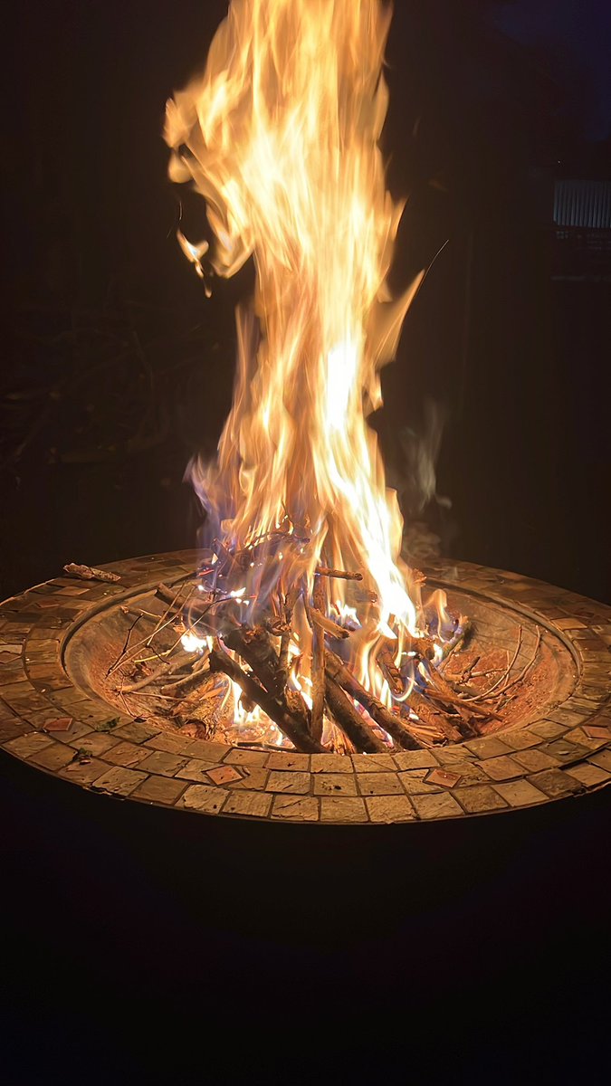 Where are my fire pit buddies!!@saul02_terry <a href="/TKissee13/">Trenton Kissee</a>  let’s roll. Whatcha got boys!😂👊🏾