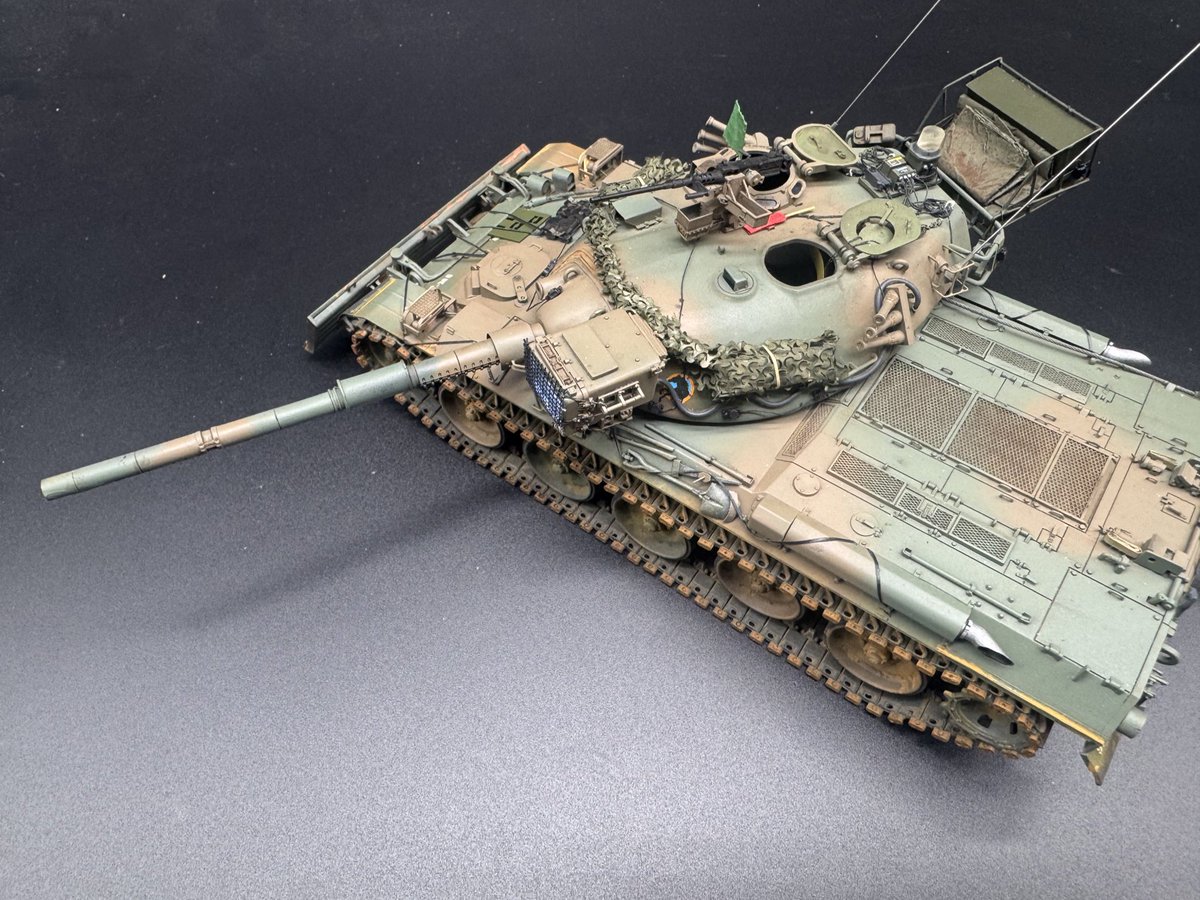 tail_ram's tweet photo. #タミヤ　#ホビージャパン　#74式戦車
ドーザ付の74式完成しました。
今回は故郷の第9戦車大隊仕様としてみました。参考にしたのは射撃競技会の動画だったので程々にバトラーが付いてます
なかなかカッケー*\(^o^)/* https://t.co/gq9mLrTHKq