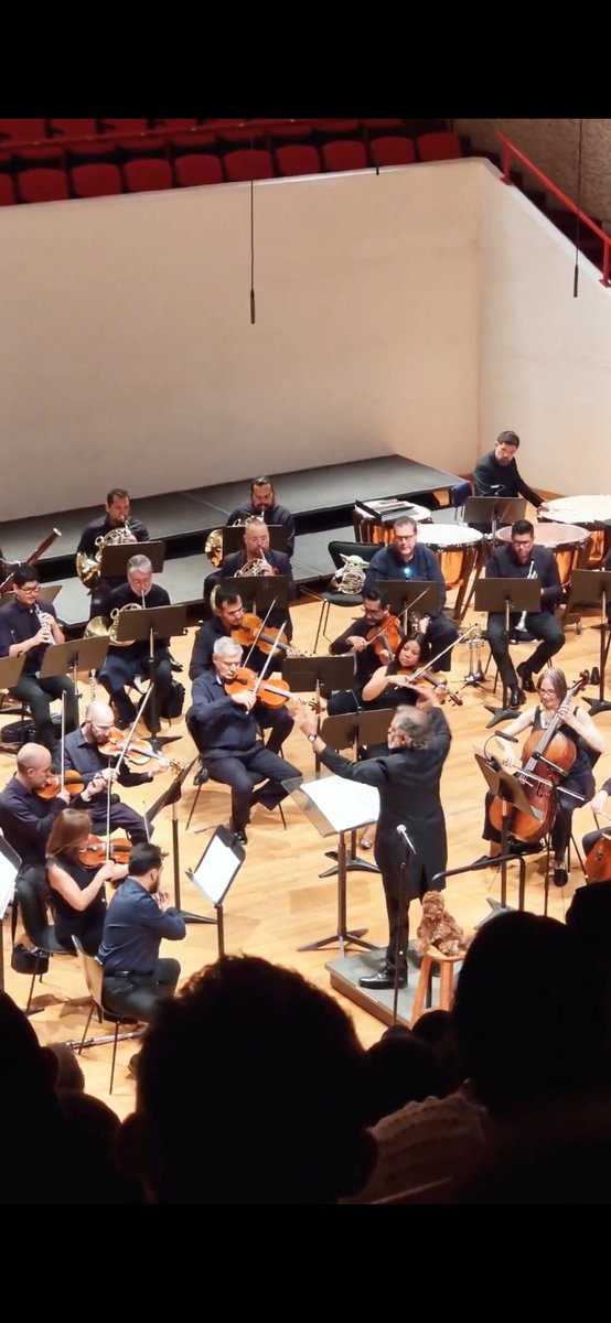 El Baby Yoda rifandose con la <a href="/CamerataMet/">Camerata Metropolitana</a> de la CDMX a propósito de #MayThe4thBeWithYou