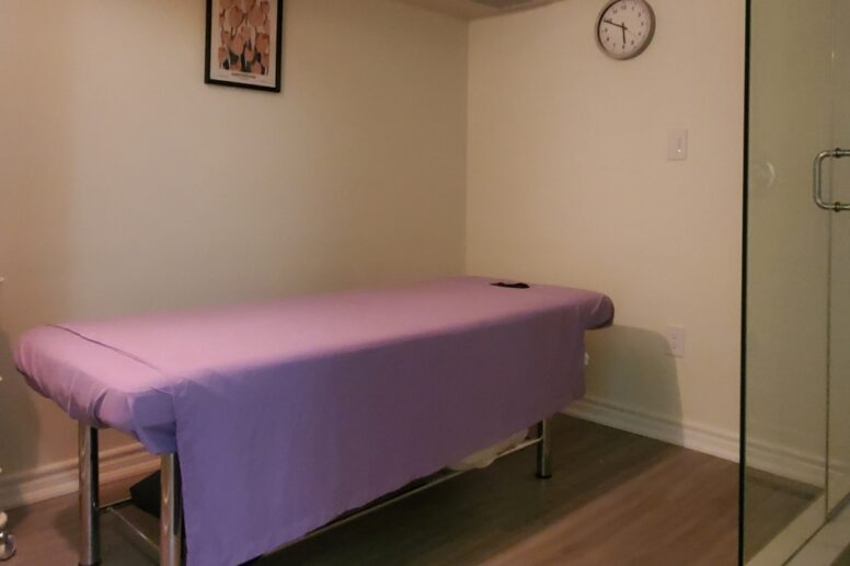 PurpleSugarSpa's tweet photo. Purple sheets spotted at @EMWellnessSpa https://t.co/nvKIqYefnh