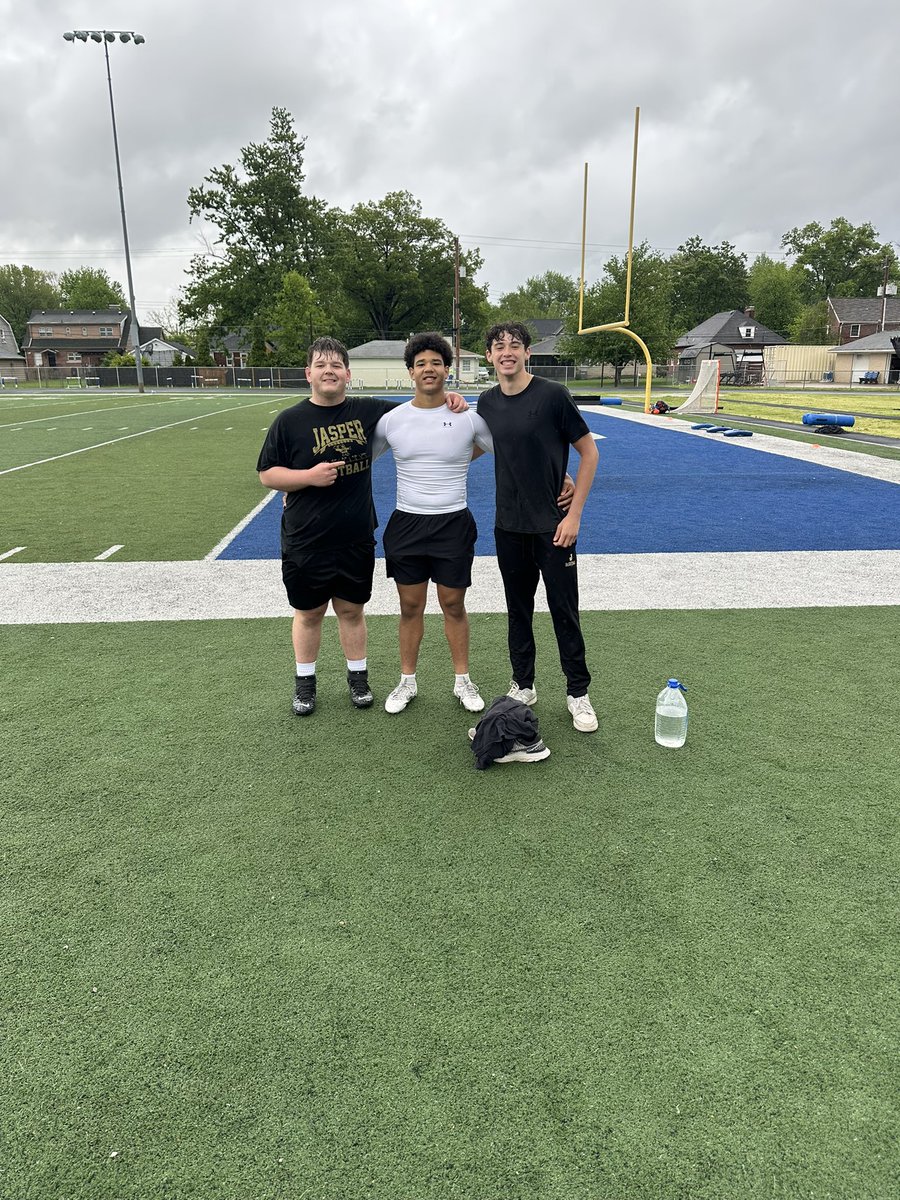 Preston Roach (@preston_639) on Twitter photo Had a great time at the Midwest Showcase event this afternoon, enjoyed meeting new coaches and getting the opportunity to learn new things from them.#comeback <a href="/ChampionsManual/">Mike Leonard</a> <a href="/CoachHartJHS/">Derek Hart</a> <a href="/CoachManers/">Jared Maners</a> Had a great time at the Midwest Showcase event this afternoon, enjoyed meeting new coaches and getting the opportunity to learn new things from them.#comeback <a href="/ChampionsManual/">Mike Leonard</a> <a href="/CoachHartJHS/">Derek Hart</a> <a href="/CoachManers/">Jared Maners</a>