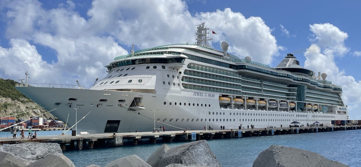 rss19909's tweet photo. Starting tomorrow, 4 nights of fun and relaxation. #jeweloftheseas #royalCaribbean #cruiselife https://t.co/plHGv481un