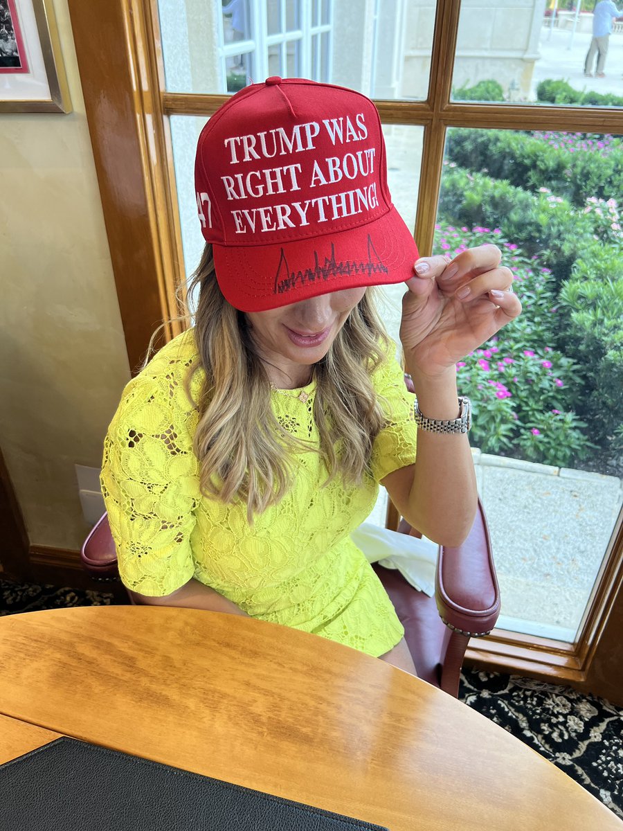 EllieCohanim's tweet photo. When the greatest President of the United States in the Modern Period gives you a priceless gift…words can’t describe it! 🇺🇸🇺🇸🇺🇸 Thank you Mr. President @realDonaldTrump 🙏
#AlwaysTrumper #MAGA https://t.co/gQKBm2HpHL