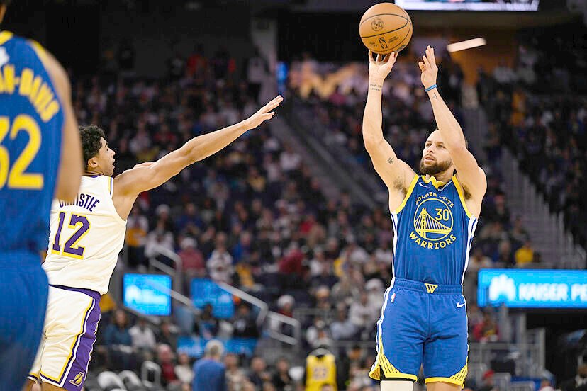 illdeed's tweet photo. If Steph Curry doesn’t hit 4 three-pointers today, I will give everyone who RT/LIKE this $25! 💰 🤑 💸 

#StephenCurry #Game7 #NBAPlayoffs #DubNation https://t.co/tfzB2aOJCA