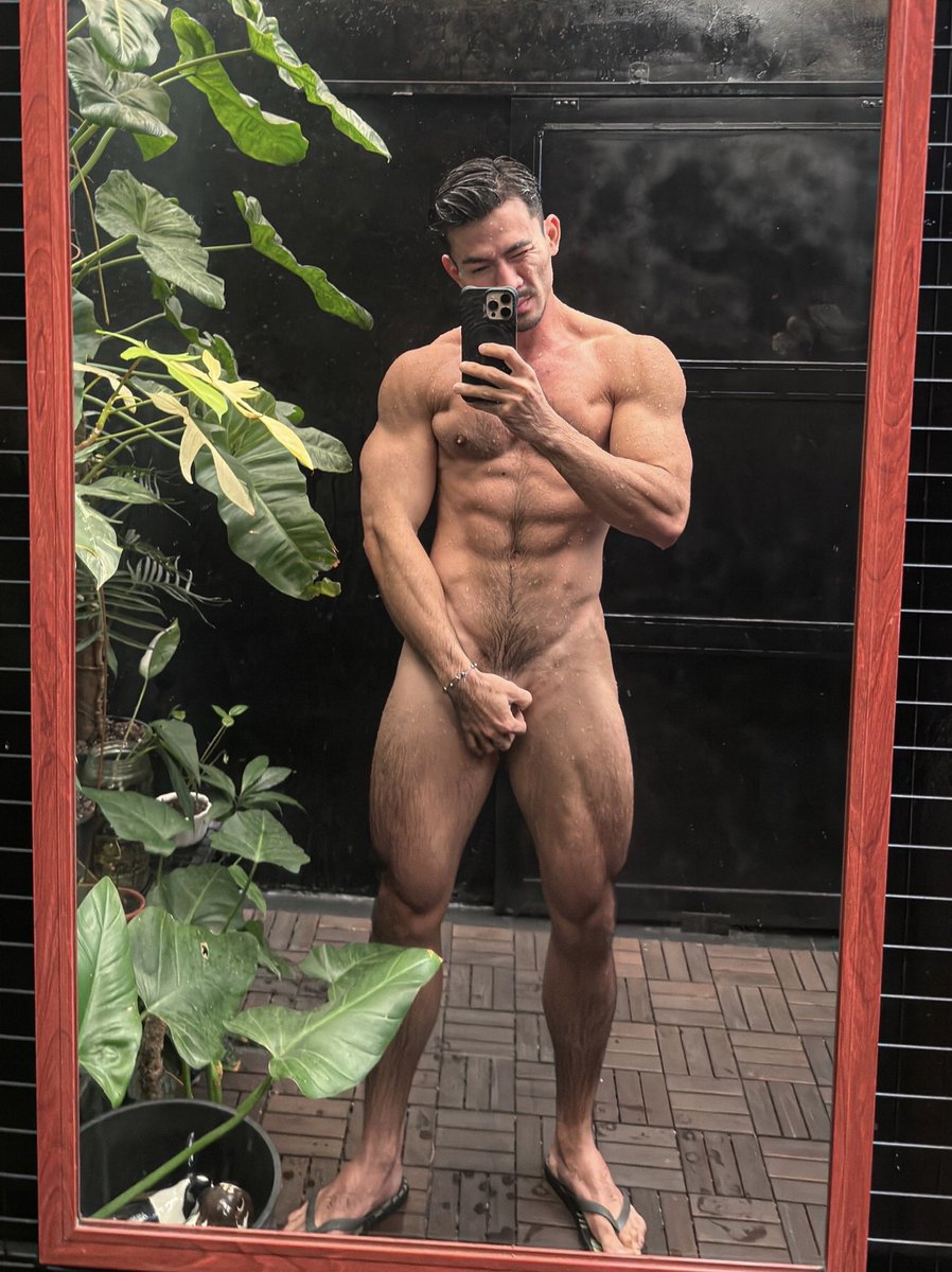 start a hot day 🥶 

onlyfans.com/sevennguyen56