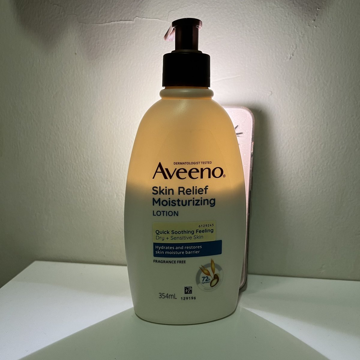 dsyvnshere's tweet photo. [PRELOVED] Aveeno Skin Relief Moisturizing Lotion 354mL

Rp92.000

• 100% ORIGINAL, beli di tiktok official Aveeno
• EXP20270710
• isi sesuai foto
• shopee ✅

t. wts jual want to sell aveeno biru https://t.co/RQI2x2fsuX