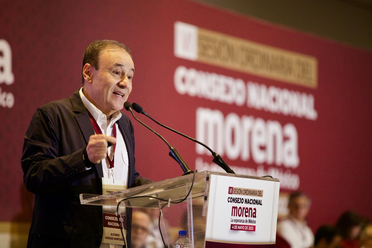 PartidoMorenaMx's tweet photo. En Morena vamos en unidad a profundizar la transformación de la vida pública de México, asumiendo nuestra responsabilidad histórica con el pueblo de México. 

“Somos el Movimiento social y político más fuerte de todo el planeta”, como dijo nuestra Presidenta @Claudiashein y el valor de la unidad se sostiene en que nuestros principios son sólidos. 

Fue una alegría enorme reunirnos en el Consejo Nacional con la militancia, la dirigencia y cientos de representantes populares que engrandecen y honran los objetivos de nuestro Movimiento. 

¡No les vamos a fallar! El bienestar del pueblo de México y el interés supremo de la
patria siempre estarán por encima de  cualquier interés personal.

No apostemos nunca a la división.