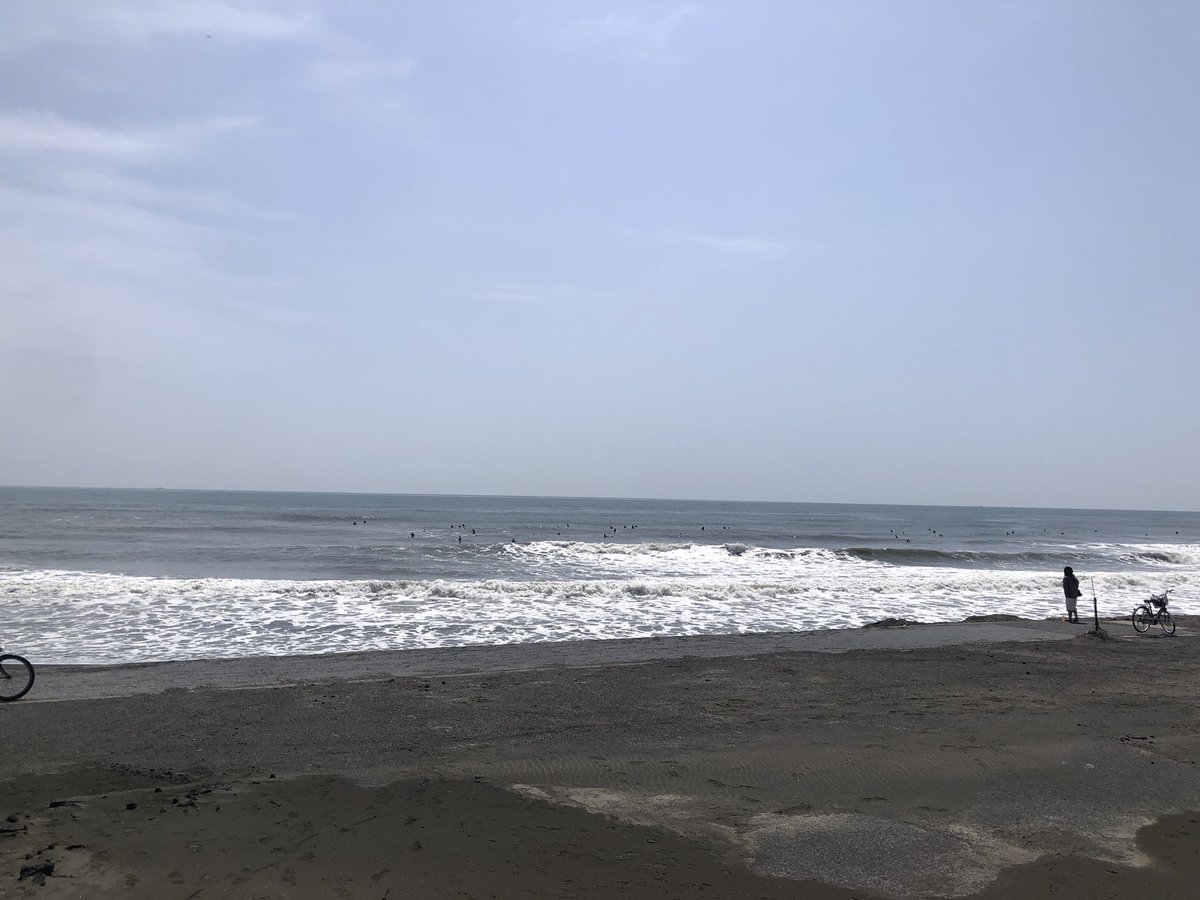 wakka0806's tweet photo. 黄色い車からランチボックス注文できます。
#一宮海岸 #一宮町　#seamood https://t.co/stY1ybOhPv