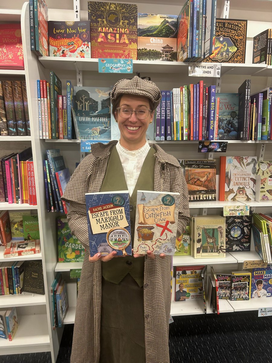 Collins Booksellers Orange tweet media