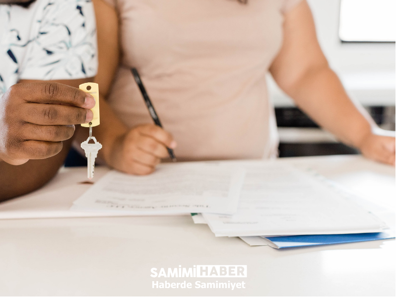 Türkiye İstatistik Kurumu, Nisan ayına ilişkin #enflasyon oranlarını açıkladı. Enflasyon aylık yüzde 3 yıllık yüzde 37.86 oldu.

-Buna göre ev ve iş yerlerine mayıs ayında yapılacak kira zammı oranı ise yüzde 48.73 olarak öne çıktı.