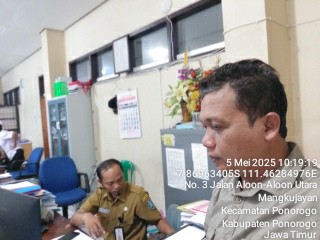 Syaiful Fathoni 3502 (@ipank101) on Twitter photo Dari pagi Fasilitasi OPD gaess
1. Koordinasi terkait surat pemindah dah bukuan DD 2025
2. Rapat Koordinasi Renstra DPMD Kab. Ponorogo
#TPPBersamaMenteriDesa
<a href="/prabowo/">Prabowo Subianto</a>
<a href="/YandriSusanto27/">Yandri Susanto</a>
<a href="/ArizaPatria/">Ariza Patria</a>
<a href="/taufikmadjid71/">IG : taufik.madjid</a>
<a href="/kemendespdt/">#BangunDesaBangunIndonesia</a>
<a href="/bpsdmkemendesa/">Bpsdm Kemendesa</a>
<a href="/desapenusantara/">desapesonanusantara</a> Dari pagi Fasilitasi OPD gaess
1. Koordinasi terkait surat pemindah dah bukuan DD 2025
2. Rapat Koordinasi Renstra DPMD Kab. Ponorogo
#TPPBersamaMenteriDesa
<a href="/prabowo/">Prabowo Subianto</a>
<a href="/YandriSusanto27/">Yandri Susanto</a>
<a href="/ArizaPatria/">Ariza Patria</a>
<a href="/taufikmadjid71/">IG : taufik.madjid</a>
<a href="/kemendespdt/">#BangunDesaBangunIndonesia</a>
<a href="/bpsdmkemendesa/">Bpsdm Kemendesa</a>
<a href="/desapenusantara/">desapesonanusantara</a>