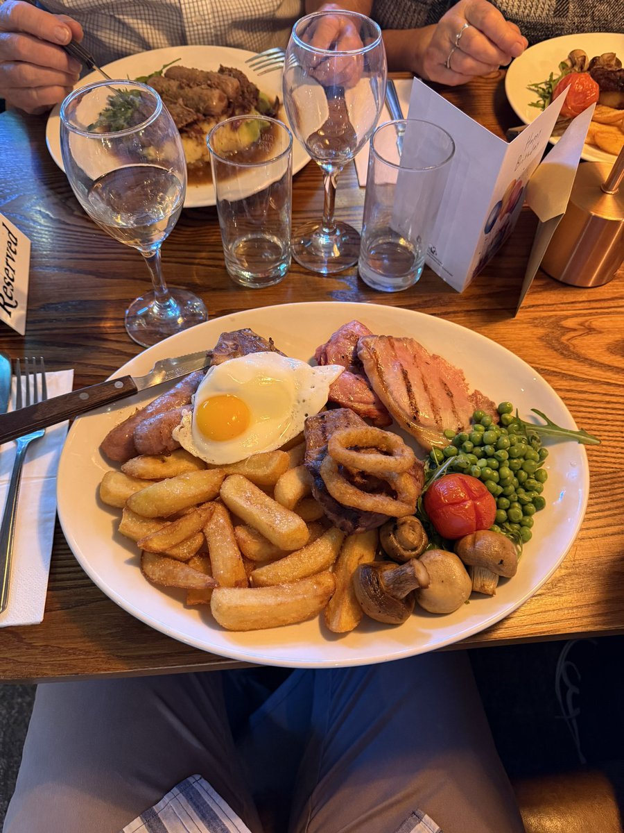 I have been a real 🐷🐽 this weekend with my meat intake