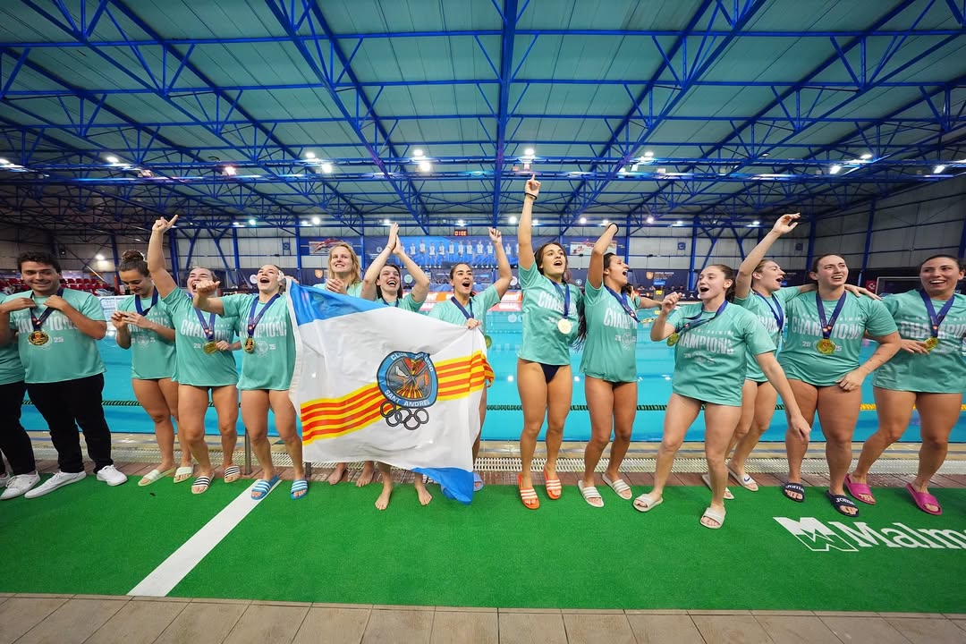 🏆💥 Històric! Campiones d'Europa!

El <a href="/CNsantandreu/">CN Sant Andreu</a> fa història i conquereix la seva primera Champions League derrotant el campió, el CN Sabadell . 

💙 Gràcies per fer-nos somiar, noies!
