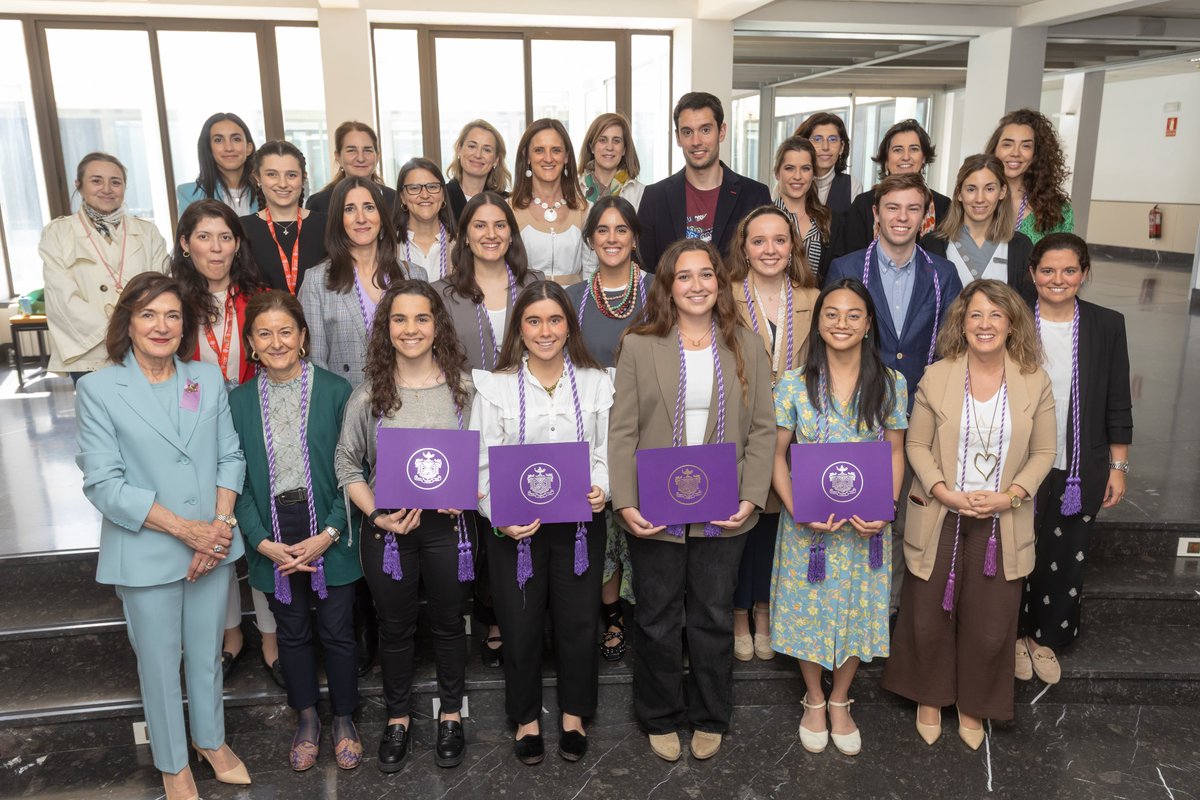 Facultad Enfermería (@enfermeriaunav) on Twitter photo ¡Primera ceremonia de inducción del Chapter Alpha Gamma Alpha de <a href="/SigmaNursing/">Sigma Nursing</a> en España!
👏 5 nuevos miembros se suman al liderazgo en enfermería.
Lee la noticia aquí: unav.edu/noticias/-/con… ¡Primera ceremonia de inducción del Chapter Alpha Gamma Alpha de <a href="/SigmaNursing/">Sigma Nursing</a> en España!
👏 5 nuevos miembros se suman al liderazgo en enfermería.
Lee la noticia aquí: unav.edu/noticias/-/con…