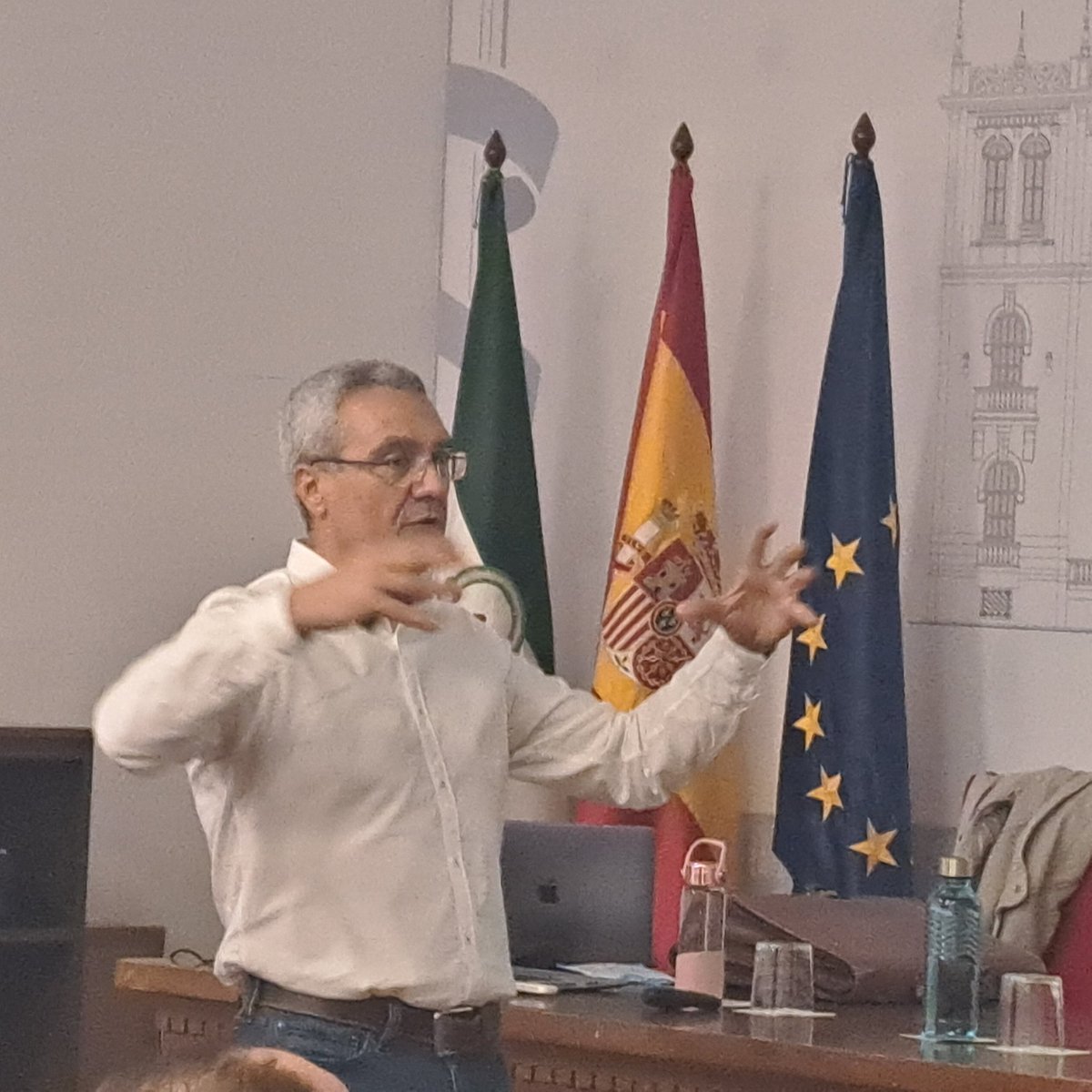 Comenzamos curso análisis, planificación y gestión de emergencias sísmicas y de maremotos de la Escuela Nacional de Protección Civil <a href="/proteccioncivil/">Protección Civil</a> 
con la presentación de José Morales <a href="/IAG_UGR/">Instituto Andaluz de Geofísica</a> 
<a href="/SubdeGobGranada/">Subdelegación Gobierno Granada</a>