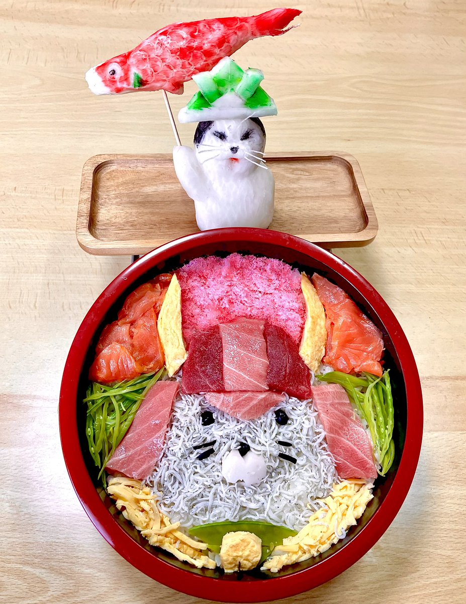 ♫子供たちが空に向かい
　両手をひろげ
　鳥や雲や夢までも
　つかもうとしている〜
今日はこどもの日🎏
#ちらし寿司 #こどもの日