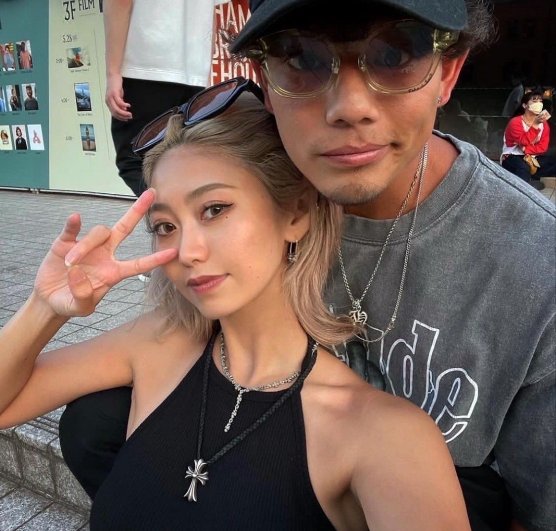 straight_love__'s tweet photo. 男性の9割は”女性のタイプ”を意識してないが、女性の9割は”男のタイプ”をかなり重要視している。

事実、

清楚OLの横にはハイスペ風男子がいて、
ギャルの横にはいかつい男がいて、
イマドキ女子の横にはイマド男子がいる。

つまり女性にはタイプがありタイプごとに口説き方（トーク）が違うということ。

逆に言えば、

9割の男性が発想にない

”タイプの子を惚れさせるトーク”

を真剣に学び実践すれば余裕で上位10%の男になることができる。

あとはやるかやらないか。