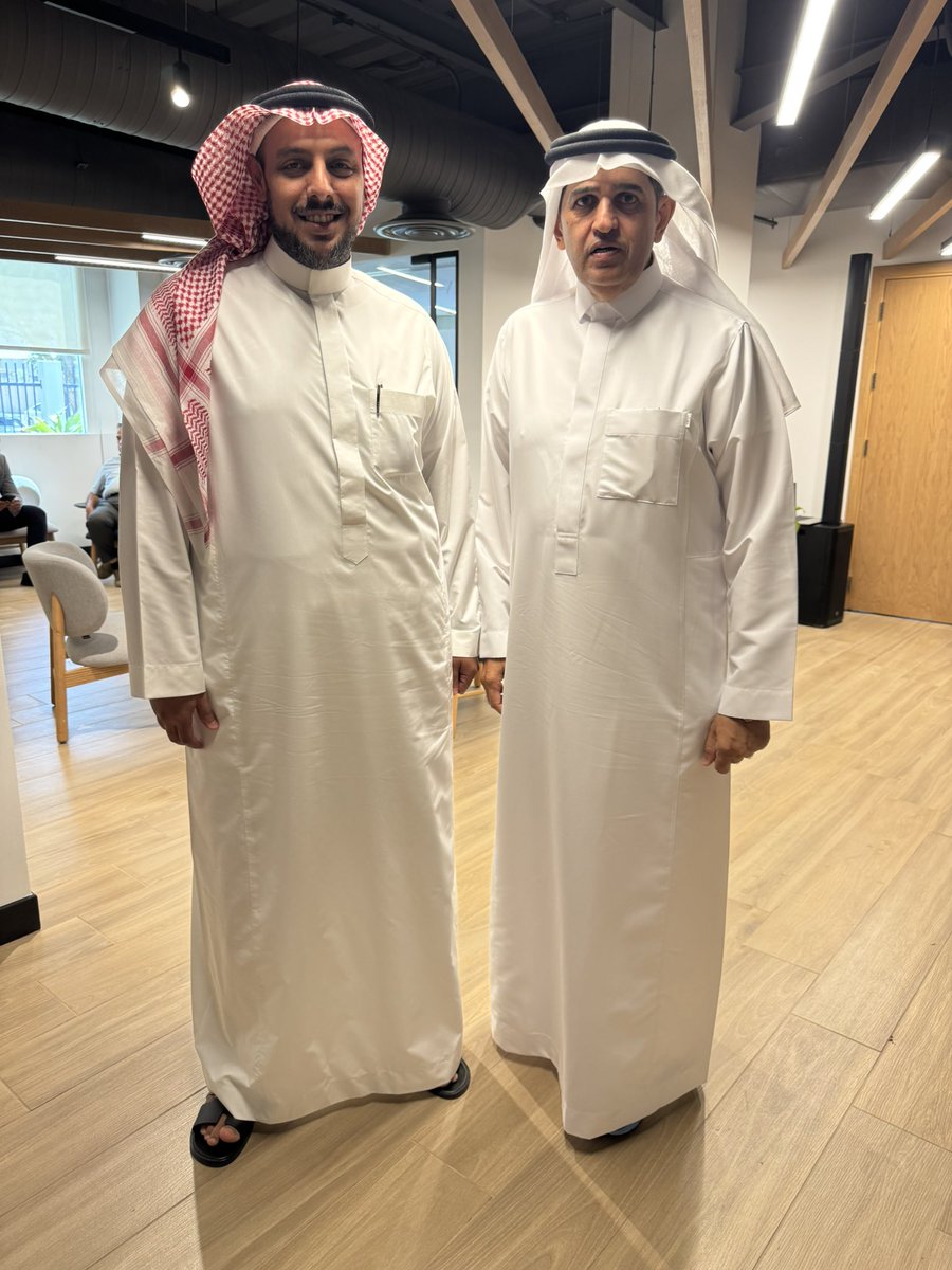 حســين فـقـيه (@hussainfakieh) on Twitter photo لقاءً علي هامش الافتتاح مع الاستاذ عبدالله بن أحمد العمودي لقاءً علي هامش الافتتاح مع الاستاذ عبدالله بن أحمد العمودي
