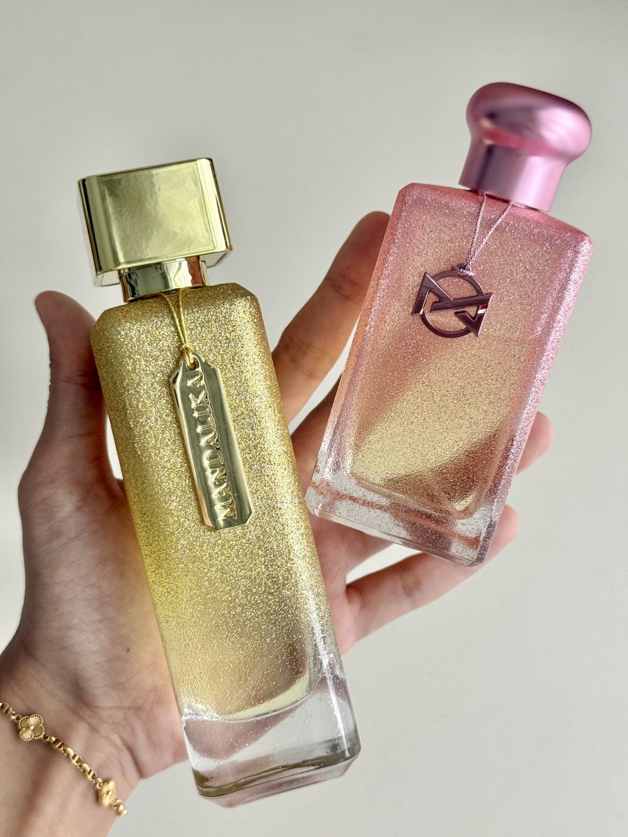 CUMA MAU BILANG PARFUMNYA MANDALIKA BENER BENER AWET BGT WANGI...

even 5 harian aja wanginya masih nempel &amp; wangi, beberapa spray aja udah semerbak banget 😭💗

konsentrasinya bukan extrait lagi tapi PARFUM ✊🏻