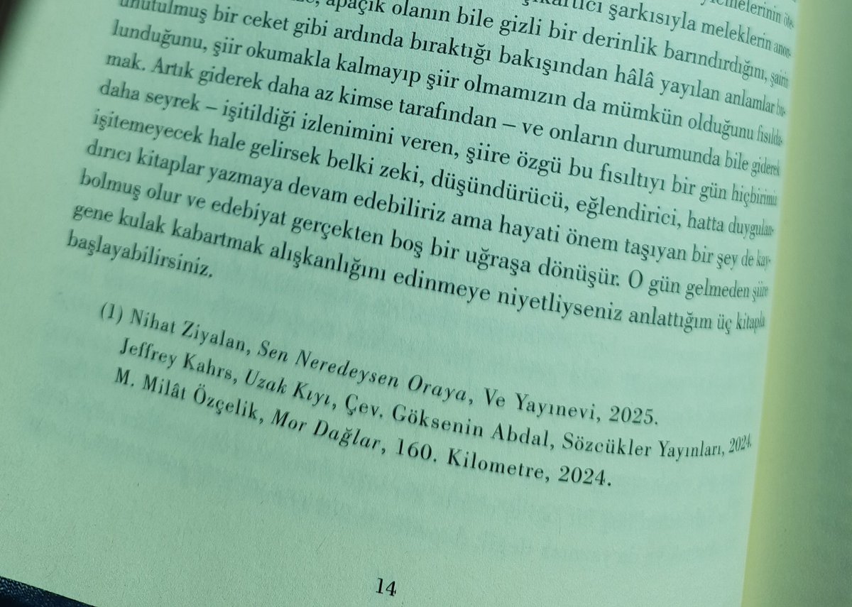 Şavkar Altınel bu sayıda Mor Dağlar'dan da bahsetmiş. Büyük onur.

"Hitchcock’un Vertigo’nun çekimi sırasında geliştirdiği, kameranın bir yandan geri çekilirken bir yandan da ileri zoom yapmasına dayalı tekniği akla getiren bir durumla karşı karşıya olduğumuz ileri sürülebilir."