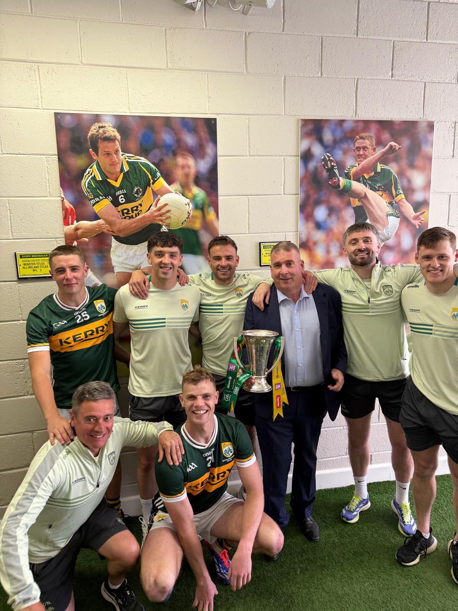 DrCrokesGAA's tweet photo. Congratulations to Gavin, Shane, Tony, Micheal, Mark, Evan and the Kerry Senior Football Team on winning the Munster Championship yesterday 🖤💛 https://t.co/PdSGFJYJ3j