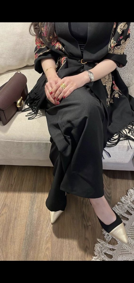 لا أحب التساوي ميزني أو اعتزلني
🌹صباح الورد ♥️