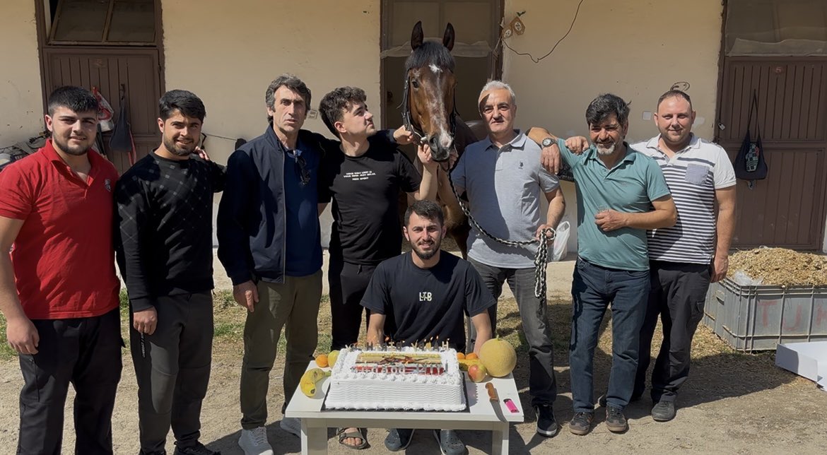 Böyle bir şampiyonla çalışmak herkese nasip olmaz iyiki varsın evlat.
#prenslevent
<a href="/Leventtopcu54/">LEVENT TOPÇU 🐎🇹🇷🦅</a> 
<a href="/YasinTopcu054/">Yasin TOPÇU 🇹🇷🐎</a>