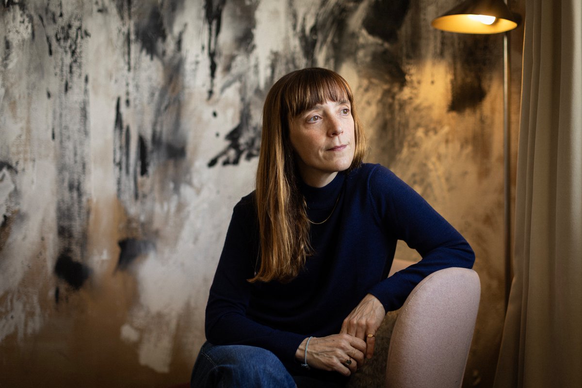 'Yo, adicto' con Javi Giner. 'Celeste' junto a Diego San José. Con este repite como directora de algunos capítulos de la futura 'Yakarta'. Son las más recientes series en la andadura de #ElenaTrapé, que también cultiva un cine muy personal. Entrevista en:

aisge.es/elena-trape-en…