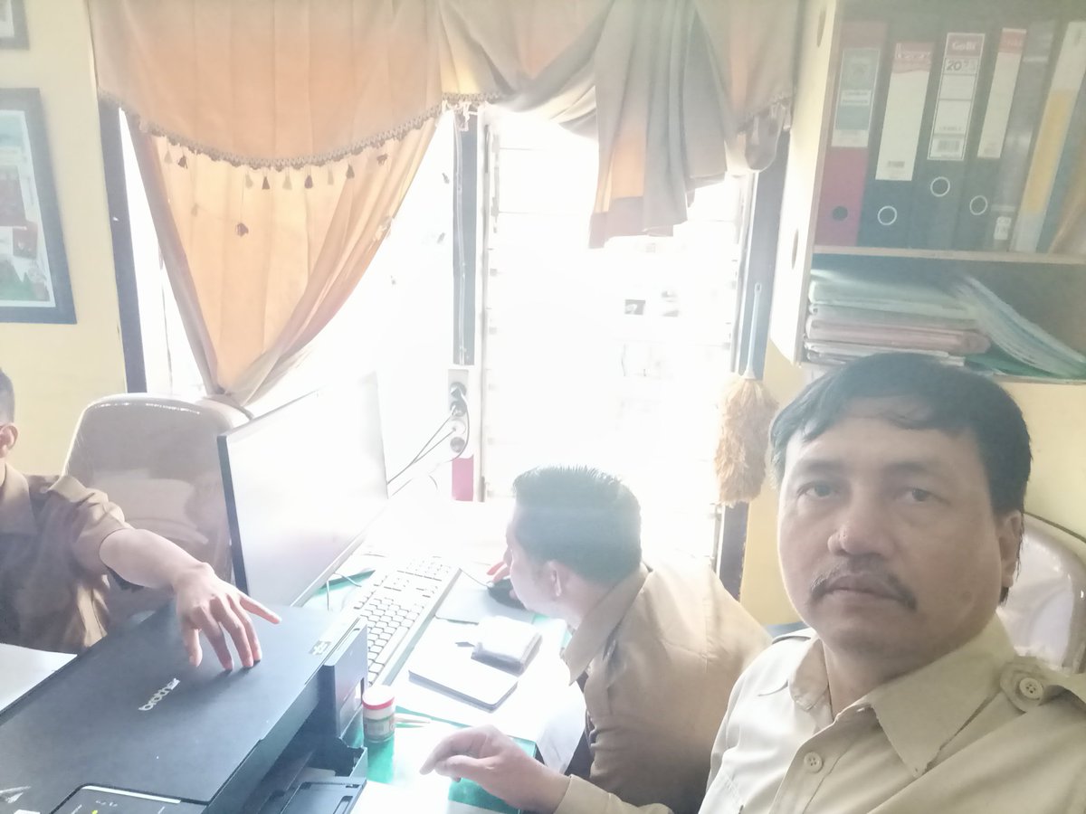 Narendra Fajar (@fajarpuger) on Twitter photo #TPPBersamaMenteriDesa
5 Mei 2024 bersama Pemdes Desa Bedali
Fasilitasi tahapan input kuisioner indeks desa Bedali kecamatan Lawang Malang
#TPPBersamaMenteriDesa
<a href="/prabowo/">Prabowo Subianto</a>
<a href="/YandriSusanto27/">Yandri Susanto</a>
<a href="/ArizaPatria/">Ariza Patria</a>
<a href="/taufikmadjid71/">IG : taufik.madjid</a>
<a href="/kemendespdt/">#BangunDesaBangunIndonesia</a>
<a href="/bpsdmkemendesa/">Bpsdm Kemendesa</a> #TPPBersamaMenteriDesa
5 Mei 2024 bersama Pemdes Desa Bedali
Fasilitasi tahapan input kuisioner indeks desa Bedali kecamatan Lawang Malang
#TPPBersamaMenteriDesa
<a href="/prabowo/">Prabowo Subianto</a>
<a href="/YandriSusanto27/">Yandri Susanto</a>
<a href="/ArizaPatria/">Ariza Patria</a>
<a href="/taufikmadjid71/">IG : taufik.madjid</a>
<a href="/kemendespdt/">#BangunDesaBangunIndonesia</a>
<a href="/bpsdmkemendesa/">Bpsdm Kemendesa</a>