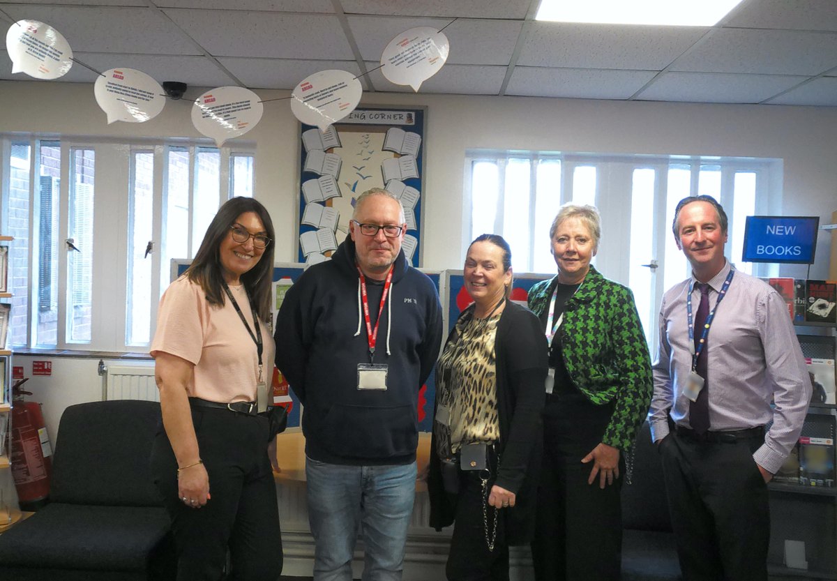HMPFeatherstone's tweet image. .@cwhillauthor recently hosted a writing workshop for prisoners.
These writing skills can help reduce reoffending by building self-awareness, improving communication & boosting confidence - key to successful rehabilitation.
Thank you to @StaffsPLS for organising this.