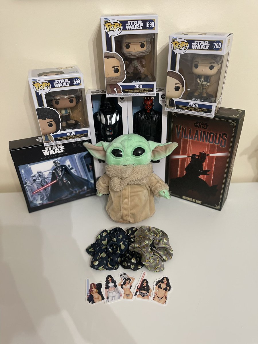 And just like Palpatine…the giveaways have returned 

Happy Revenge of the 5th! Here’s a lil giveaway to celebrate 🫶🏼 I’m also throwing in my new mini stickers because they’re so cute and are all Star Wars themed! 

To enter:
- Follow
- RT + like 
- tag a sw friend :) 

Giveaway
