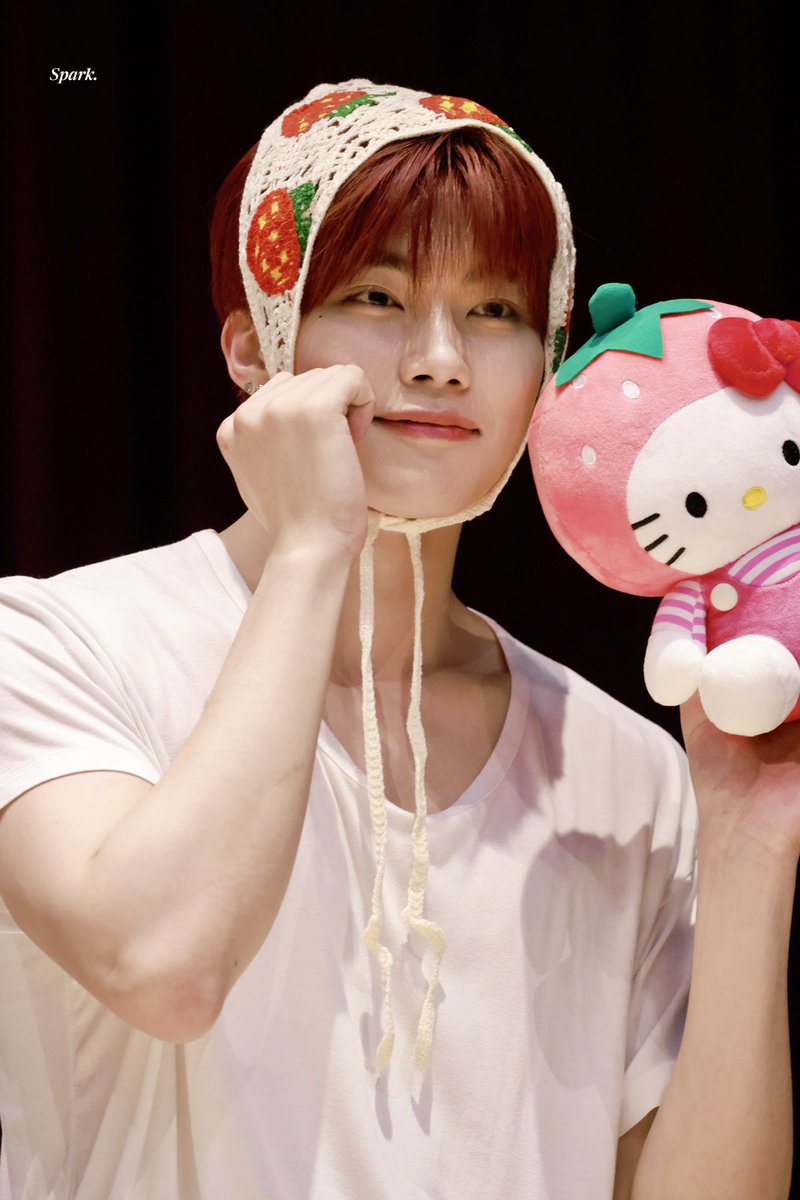 250503 🍓

#PARKGUNWOOK #박건욱 
#ZEROBASEONE #ZB1 #제로베이스원 #ゴヌク #パクゴヌク