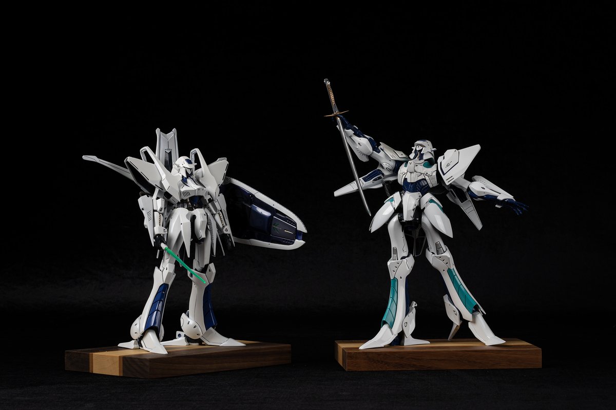 生島先生がボークス在籍時に原型を手がけた Junchoon 初期型を製作しました。
水色レジンの状態や気泡を見て、自分の技術の限界を改めて実感しました。
可能な限りオリジナルのプロポーションを活かし、崩れたディテールを補強しました。
#FSS_jp