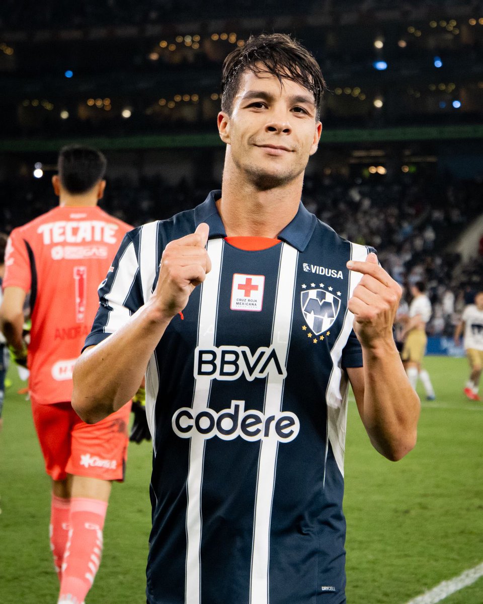 olitorres10's tweet image. Cuando uno está lesionado solo piensa en volver a sentir el césped y poder ayudar a los compañeros. Feliz de volver.
Hoy era un partido importante y una vez más habéis estado increíbles. Gracias afición 💙
Vamos juntos.
Pd: Romina misión cumplida, vamos a por los cuartos 🫰🏼🫰🏼