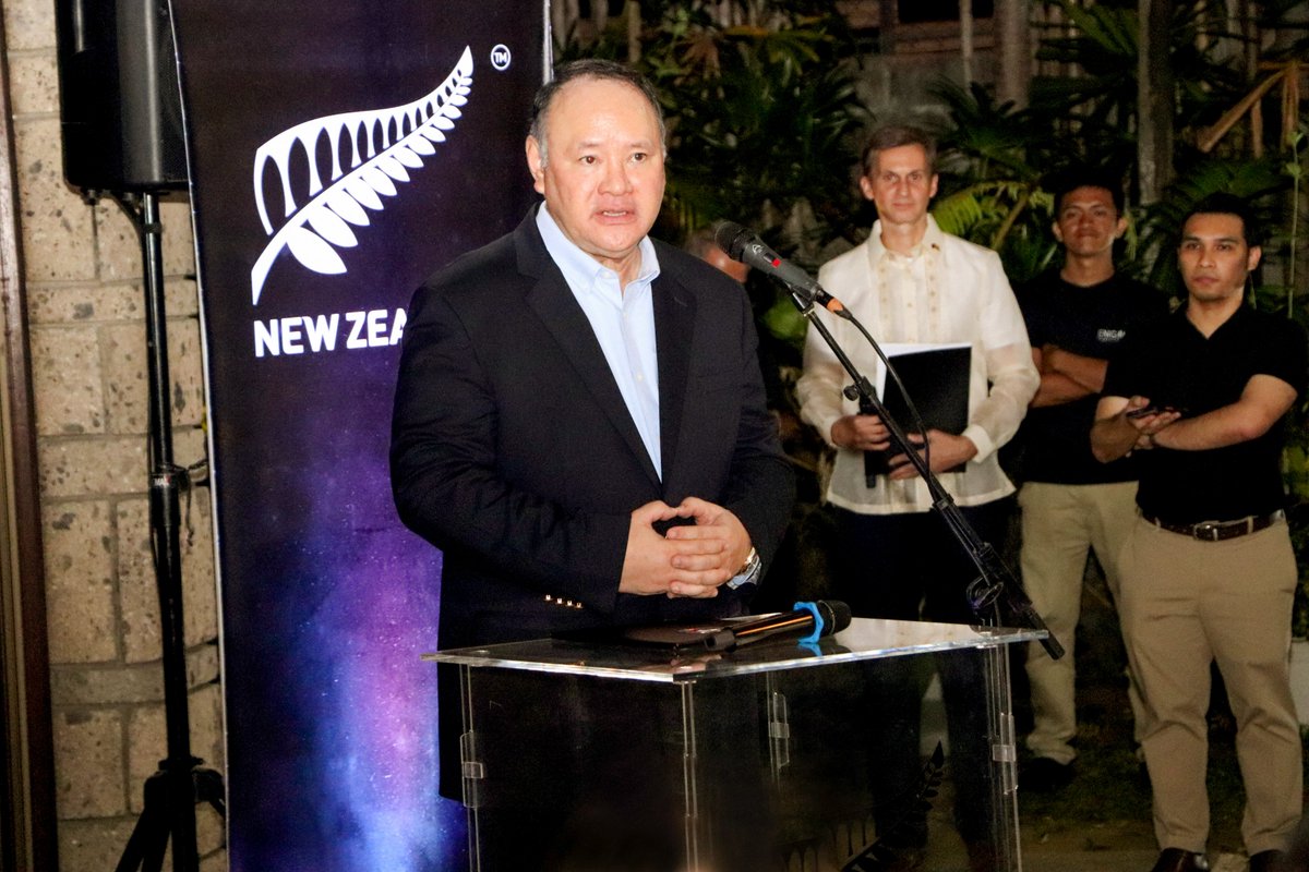 #LOOK: Amb. McIntosh (<a href="/NZAmbPH/">Catherine McIntosh</a>) hosted a dinner reception during NZ Defence Minister <a href="/JudithCollinsMP/">Judith Collins</a>’s visit to Manila ✨ Joined by key government partners, the diplomatic community and academia, the evening celebrated the SOVFA signing and built connections between 🇳🇿&amp;🇵🇭