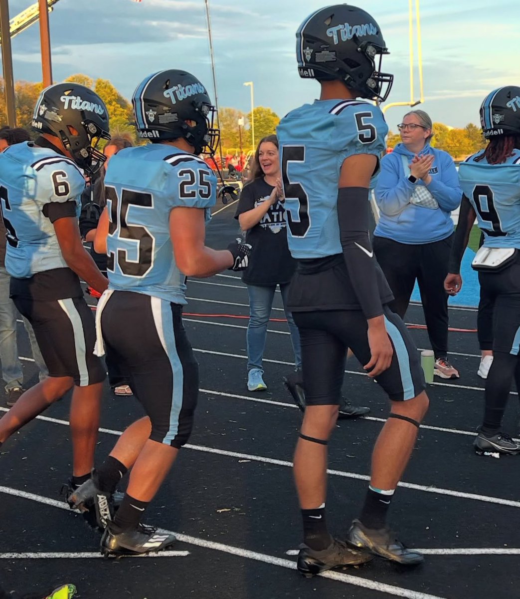 Bout that time <a href="/CoachBeauJones/">Beau Jones</a> <a href="/MLCTitanCoach/">MLCHS Titan Football</a> <a href="/PrepRedzoneNext/">Prep Redzone 𝙉𝙀𝙓𝙏 🏈</a> #football #work