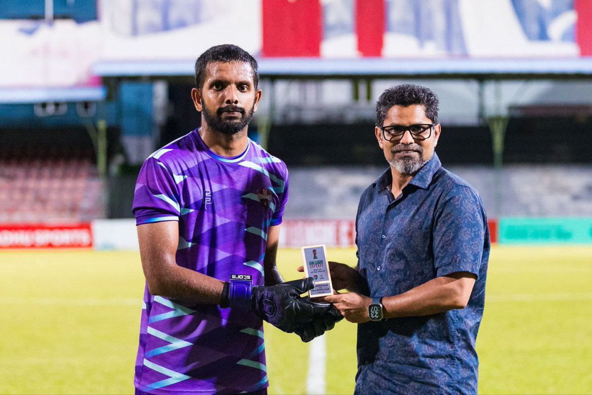 ކޮމިޝަނަރ އޮފް ސްޕޯޓްސް މުޙައްމަދު ތޮލާލް، އެފްއޭއެމް ލީގު ކަޕްގެ ފުރަތަމަ މެޗު ޝަރަފްވެރިކޮށްދެއްވައިފި. 
އަހަރަކަށް ވުރެ ގިނަ ދުވަސް ފަހުން ސީނިއާ ލެވަލްގައި ރާއްޖޭގައި ކުޅޭ ފުރަތަމަ މުބާރާތްކަމަށްވާ އެފްއޭއެމް ލީގު ކަޕްގައި ހަ ޓީމަކުން ވަނީ ބައިވެރިވެފައި. މުބާރާތުގެ ފުރަތަމަ