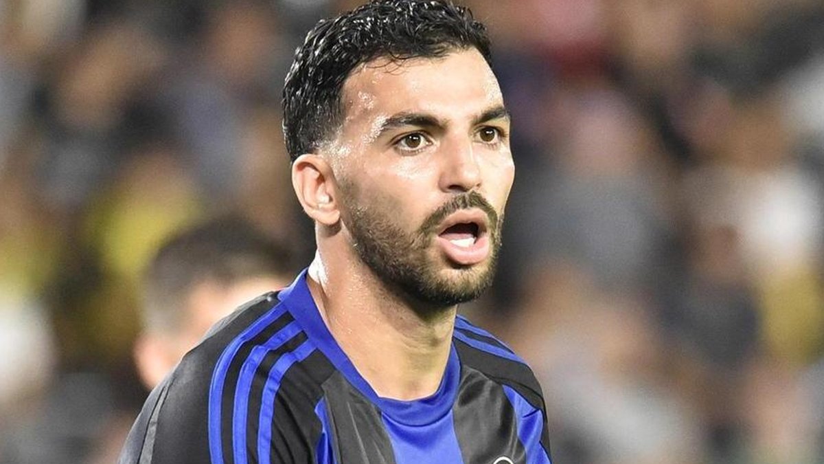 Italie : Léris promu en Serie A malgré une saison quasi-blanche #TeamDZ
Lire l'article &gt; 
lagazettedufennec.com/italie-leris-p…