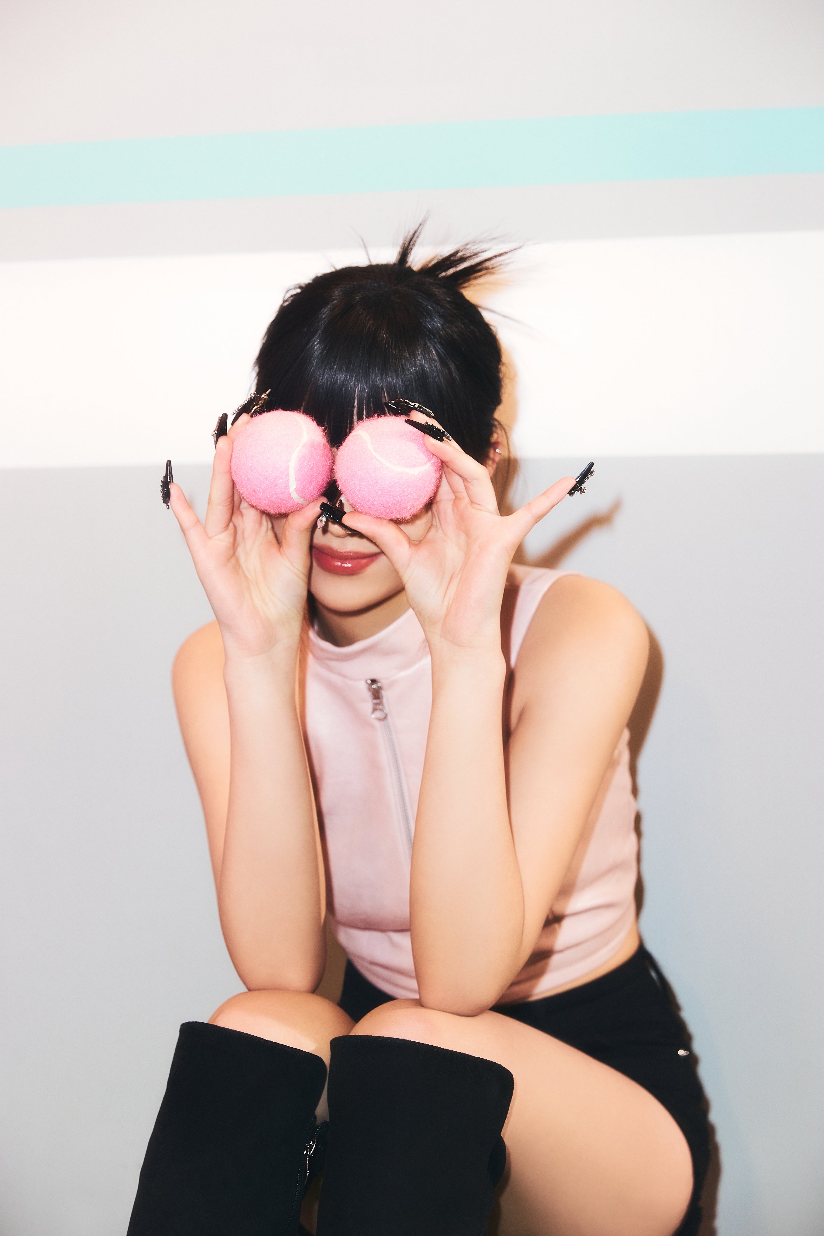 GqKIQhNakAAMpwV?format=jpg&name=4096x4096