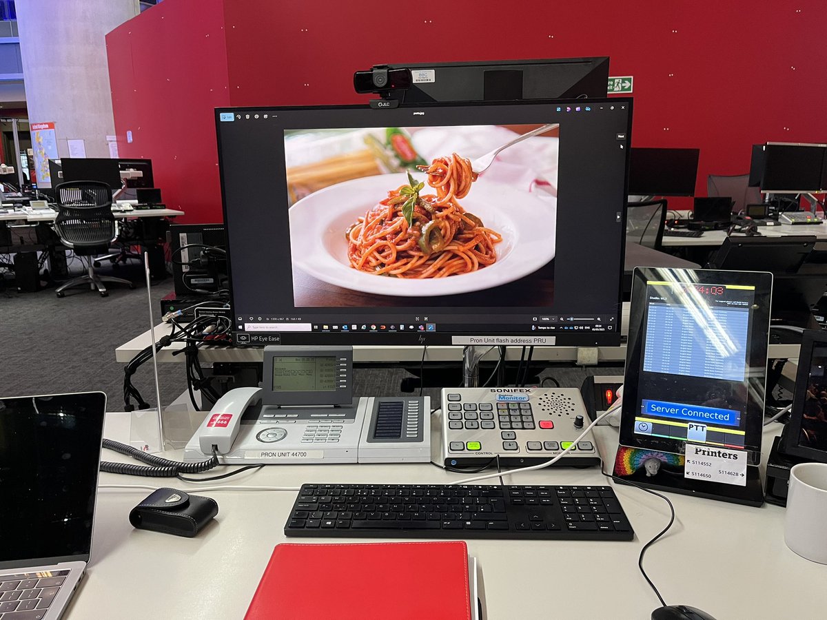 David Harper (@thatdavidharper) on Twitter photo So⦠today my colleagues discovered my strong dislike for pasta, and itās been the talk of the <a href="/BBCNews/">BBC News (UK)</a> Newsroom all nightā¦
(I donāt know who sabotaged my computer screen, but <a href="/TemesghenD/">Temesghen Debesai</a>, <a href="/Afroscandi/">Victoria Uwonkunda</a>, <a href="/LukwesaBurak/">Lukwesa Burak</a>, <a href="/clizia_sala/">Clizia Sala</a> and <a href="/Camilla_M_Mills/">Camilla Mills</a> are all suspects) So⦠today my colleagues discovered my strong dislike for pasta, and itās been the talk of the <a href="/BBCNews/">BBC News (UK)</a> Newsroom all nightā¦
(I donāt know who sabotaged my computer screen, but <a href="/TemesghenD/">Temesghen Debesai</a>, <a href="/Afroscandi/">Victoria Uwonkunda</a>, <a href="/LukwesaBurak/">Lukwesa Burak</a>, <a href="/clizia_sala/">Clizia Sala</a> and <a href="/Camilla_M_Mills/">Camilla Mills</a> are all suspects)