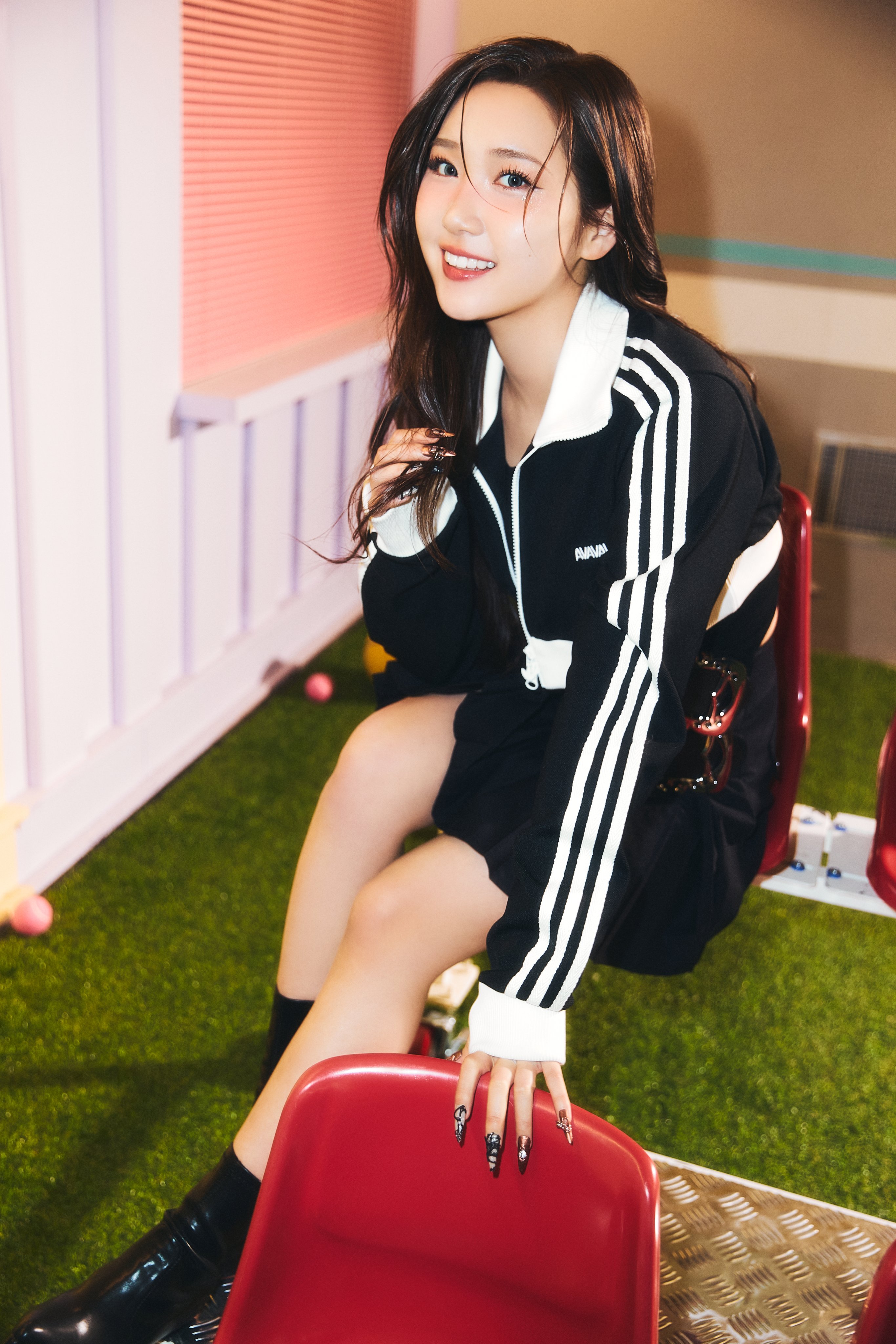 GqKJITUa8AAaf_y?format=jpg&name=4096x4096