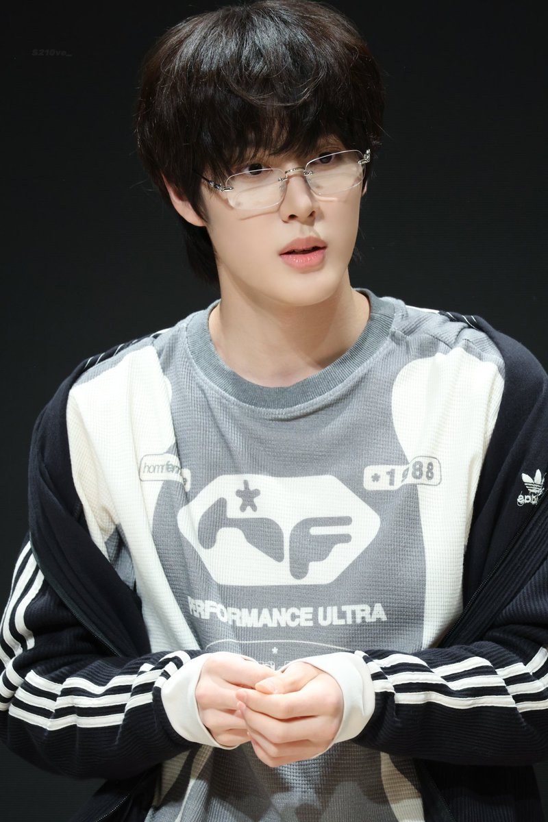 250501

#ARrC #아크 #CHOIHAN #최한