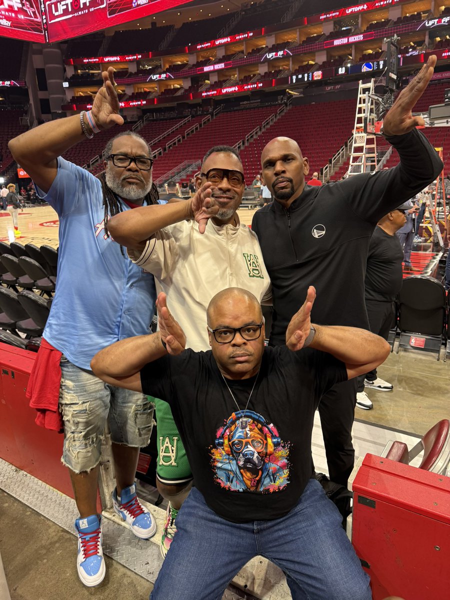 Clyde “CJ” Jackson (@bluechipsceo) on Twitter photo Epic Night ! S/O to my dude <a href="/jerrystackhouse/">Jerry Stackhouse</a> who coaches the defense for th Golden State Warriors! Good luck the rest of the NBA Playoffs. Epic Night ! S/O to my dude <a href="/jerrystackhouse/">Jerry Stackhouse</a> who coaches the defense for th Golden State Warriors! Good luck the rest of the NBA Playoffs.