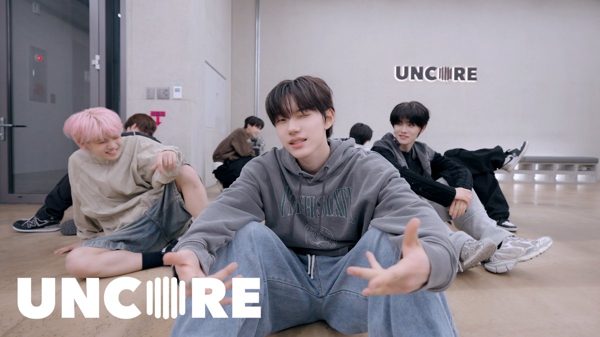 CLOSE YOUR EYES ‘못 본 척’ Dance Practice 

🔗 youtu.be/NLFTBE4LGHs

#CLOSEYOUREYES #클로즈유어아이즈
#클유아 #CYE
#ETERNALT