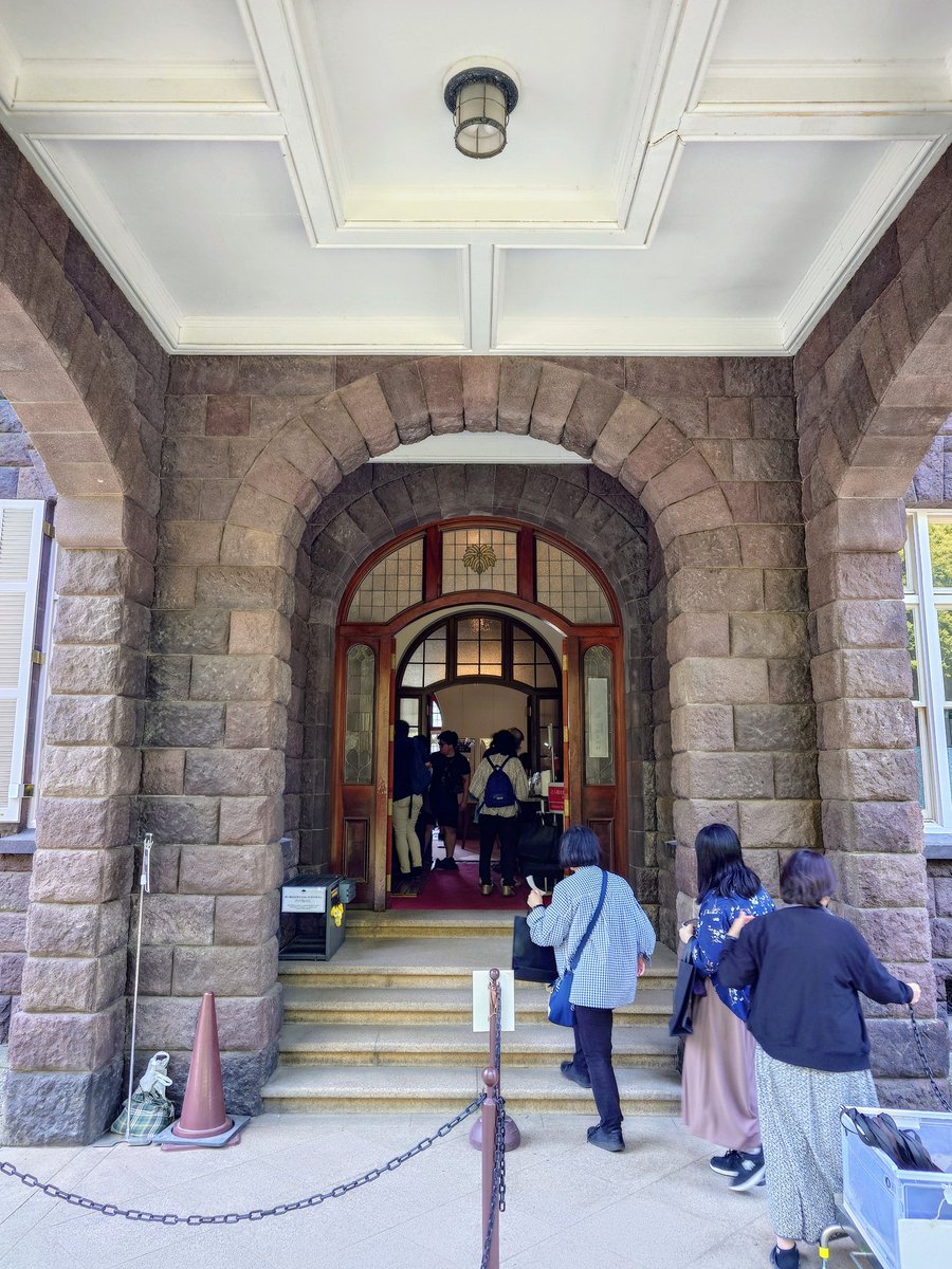 洋館の玄関
