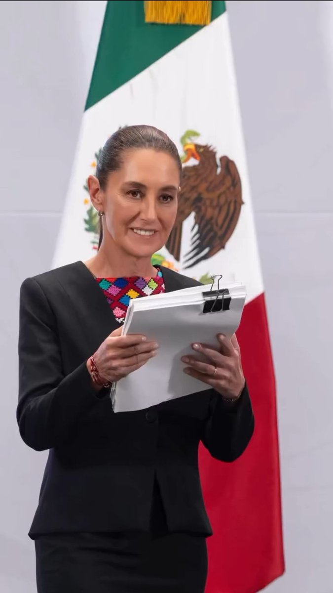 nonalorehedzg03's tweet photo. La carta de nuestra presidenta Claudia Sheinbaum es un recordatorio de los principios que debe mantener el partido, no olvidar como inicio el movimiento y a quien se debe. Reiterando el no mentir, no robar y no traicionar al pueblo.
#SheinbaumConTodo https://t.co/RBOn6LdfmN